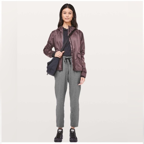 Lululemon On The Fly Pant 27” in Heathered Black | Size 8 - Picture 1 of 10